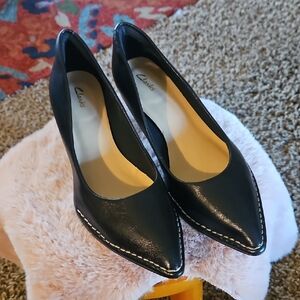 Clarks Thorna55 Women's Black Leather Heels Sz 8